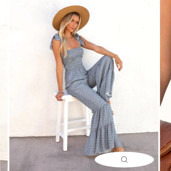 NWT VICI COLEPORT SMOCKED FLARE JUMPSUIT - Picture 2 of 7